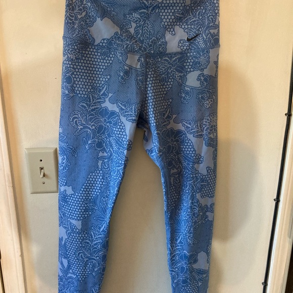 Nike Sz Medium Blue Dri Fit leggings